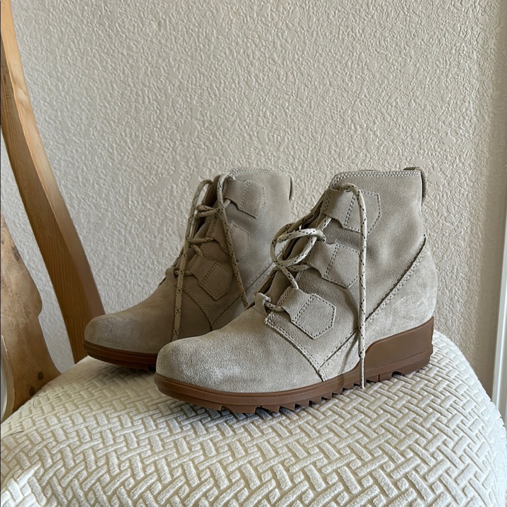 Sorel Women's Lace-Up Wedge Boots - Light Tan